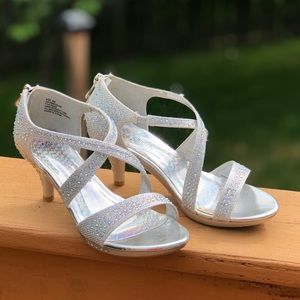 Girls dress shoes heels size 2